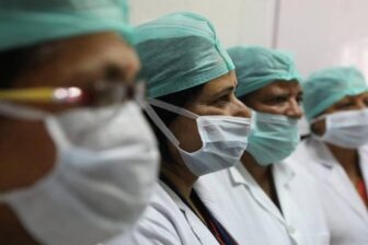 Médicos venezolanos enfrentan el Covid-19 ganando 4 dólares al mes 1
