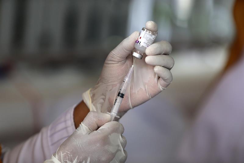 OMS recomienda no exigir vacuna “anti-coronavirus” como requisito de entrada a un país 13