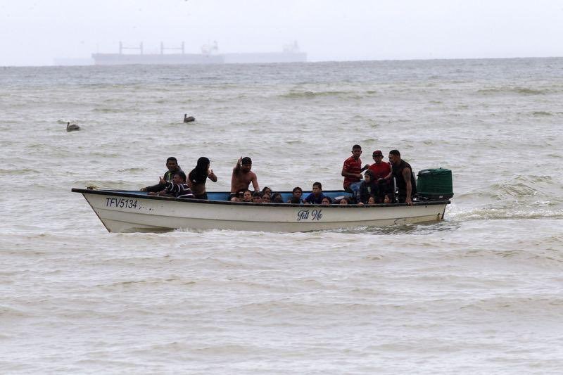 Peñero que naufragó en Güiria era para 8 personas y viajaban 41: Min-Interior 2