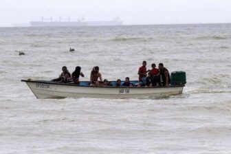 Aumenta a 8 los fallecidos por el lamentable naufragio de una embarcación ocupada por migrantes en Delta Amacuro 1