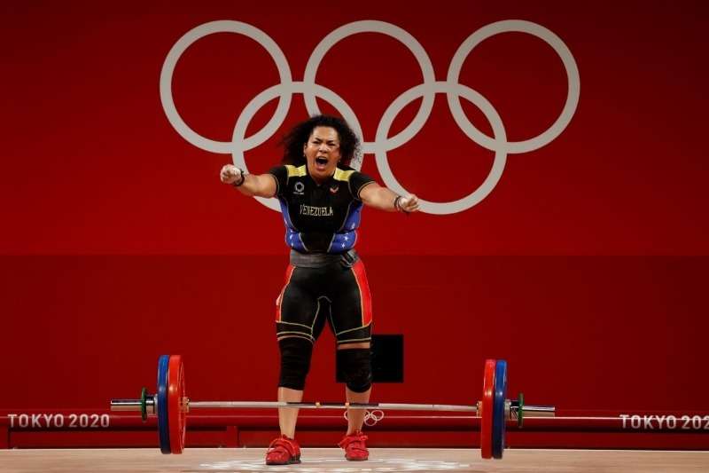 La venezolana Naryuri Pérez consiguió diploma olímpico en halterofilia, categoría 87 kg (Video) 26